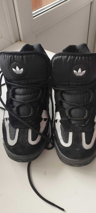 Зимові кросівки.