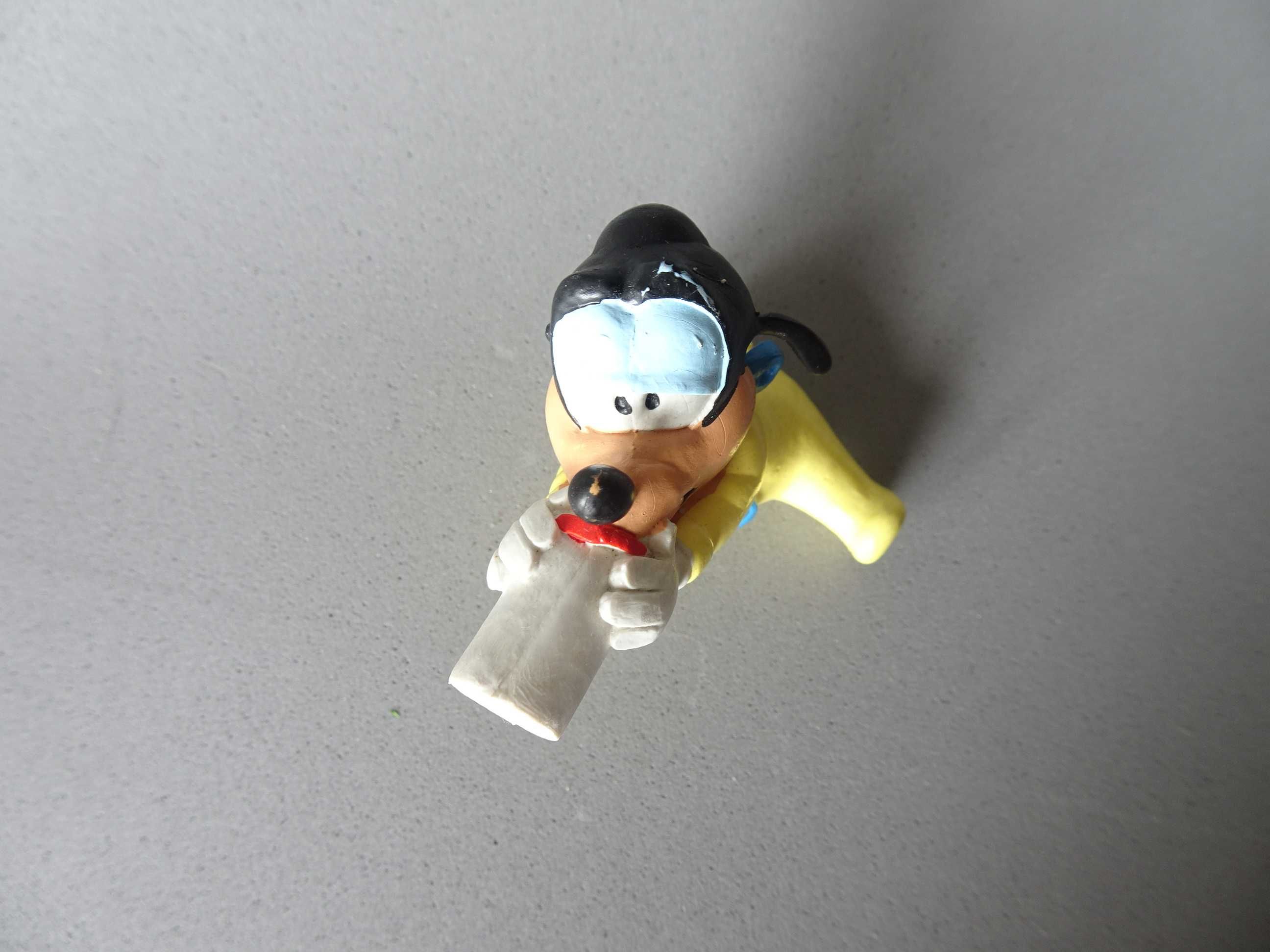 Figura em PVC Maia Borges - Pateta amarelo claro