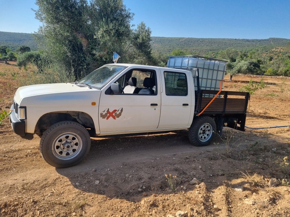 NISSAN D21 4X4  1996
