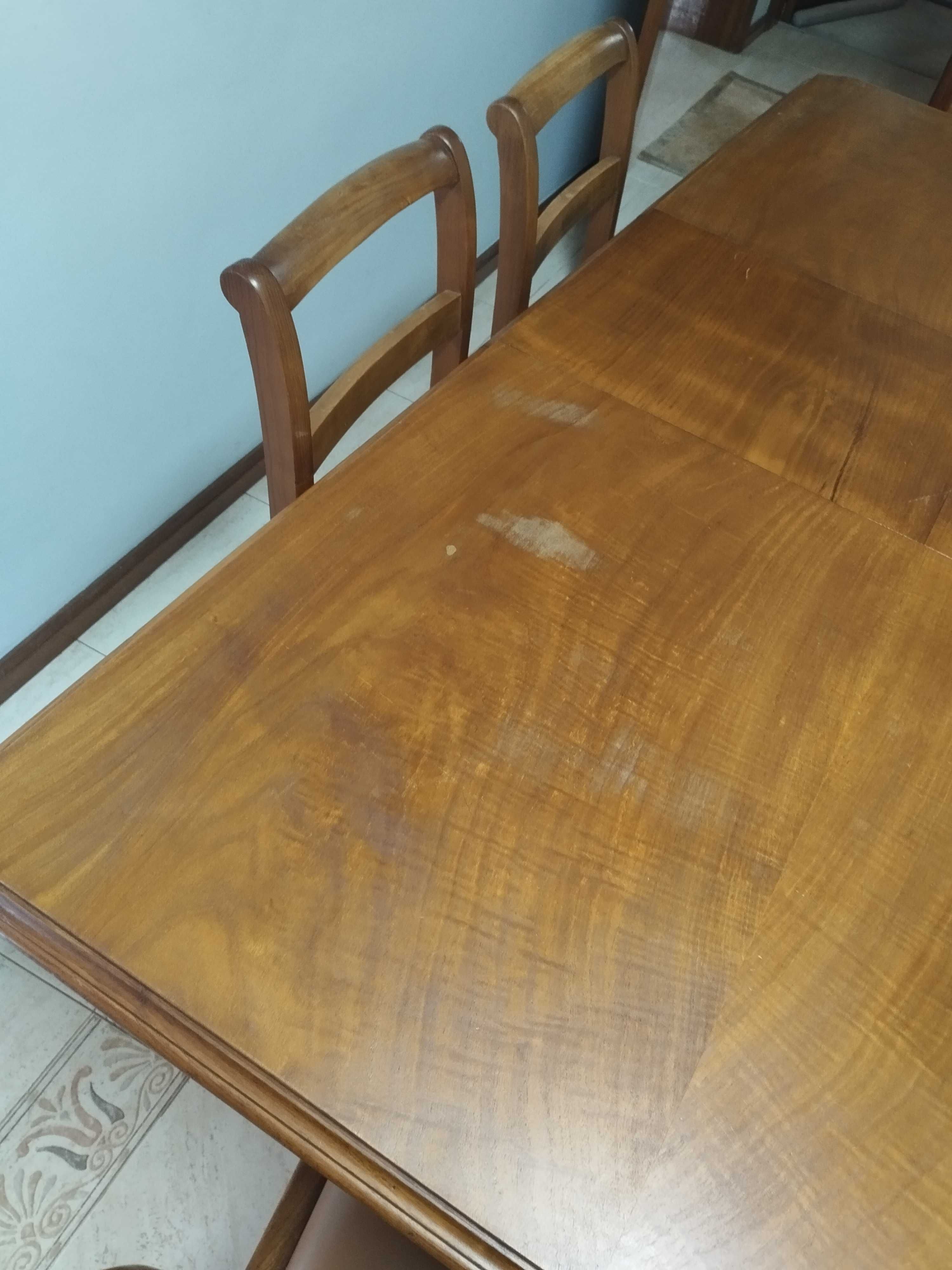 Mesa de sala com 6 cadeiras