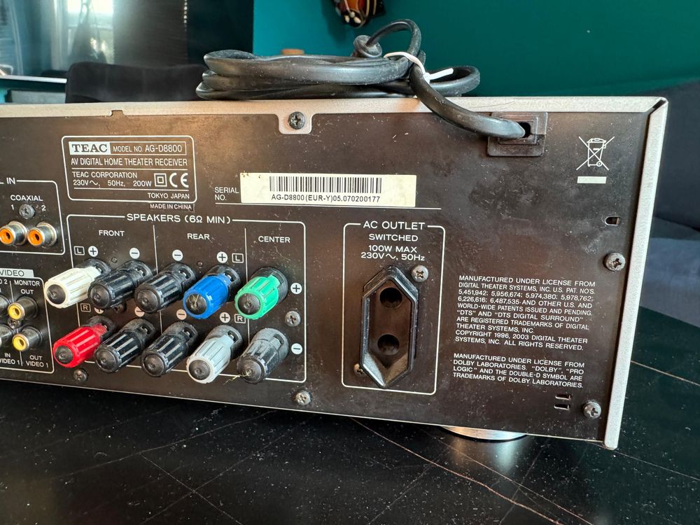 Teac AG-D8800 srebrny z pilotem