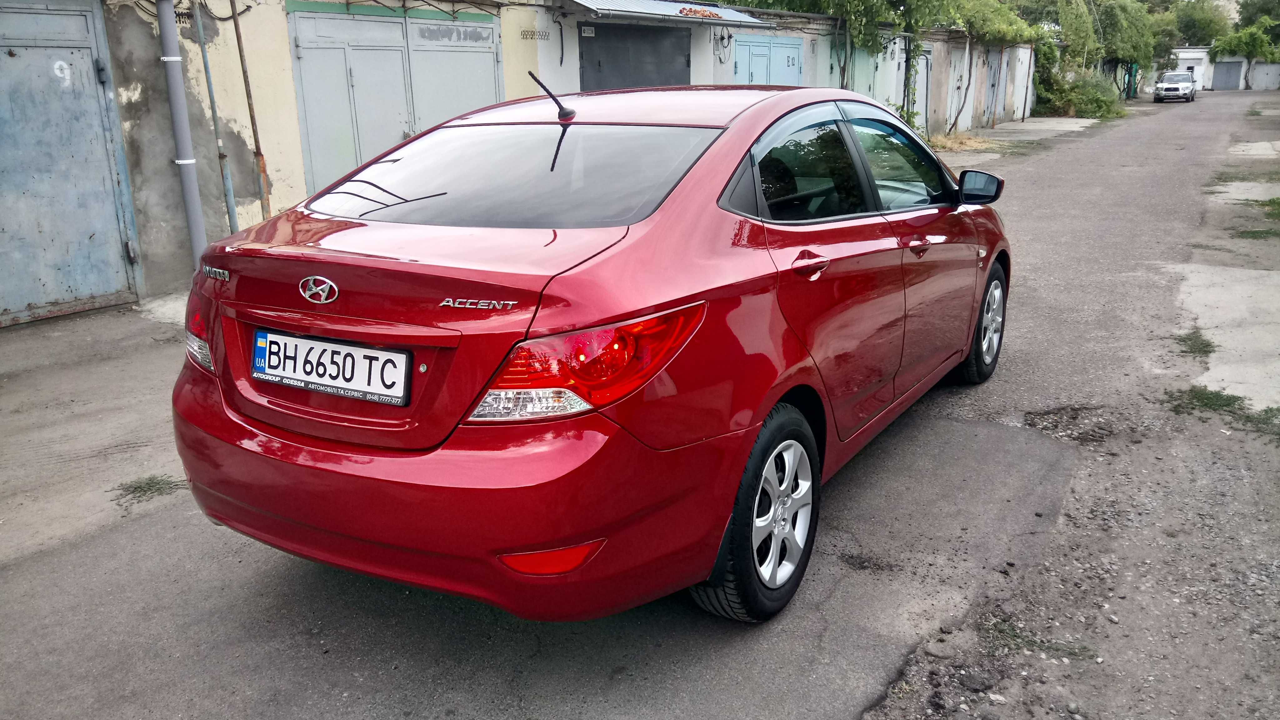 Хюндай акцент автомат 1,6 бензин Hyundai Accent automat 2011 год авто