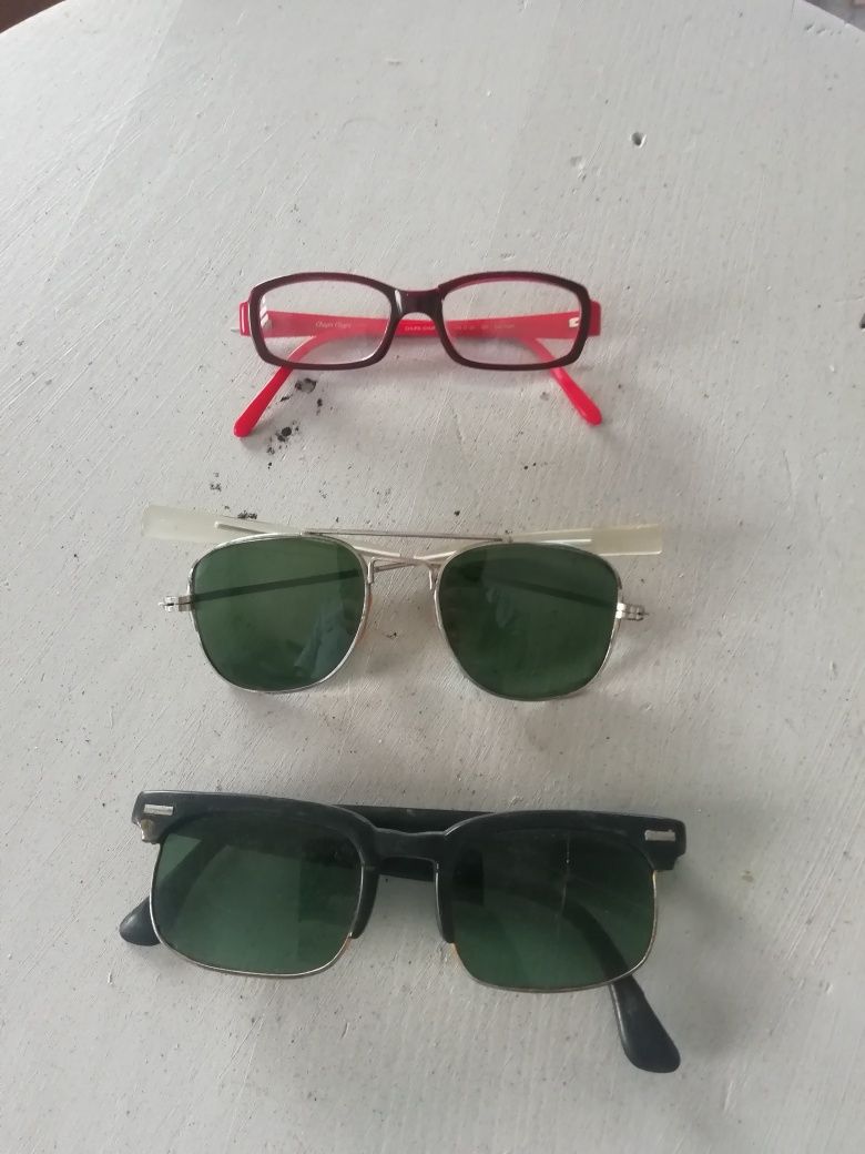 3 pares de óculos