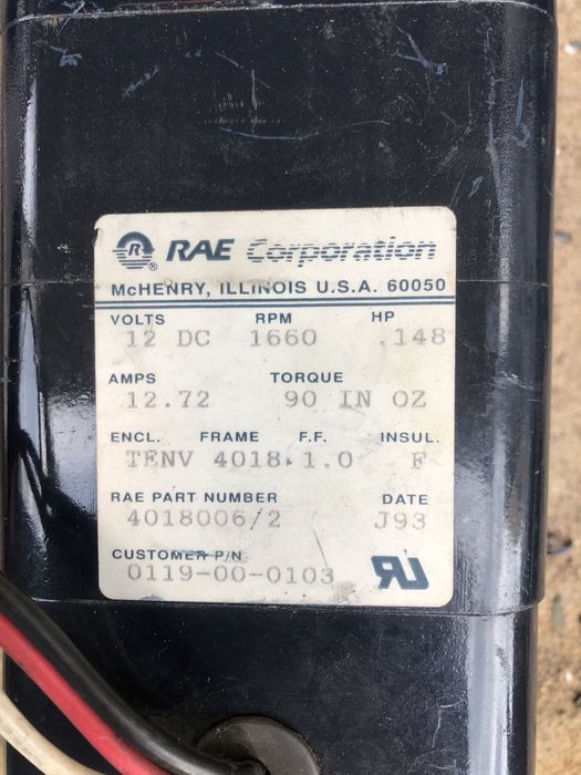 RAE  DC silnik 1660 RPM  12 V DC