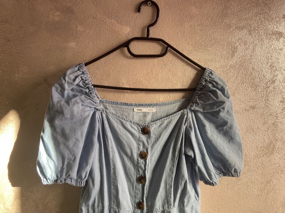 Krótka jeansowa sukienka