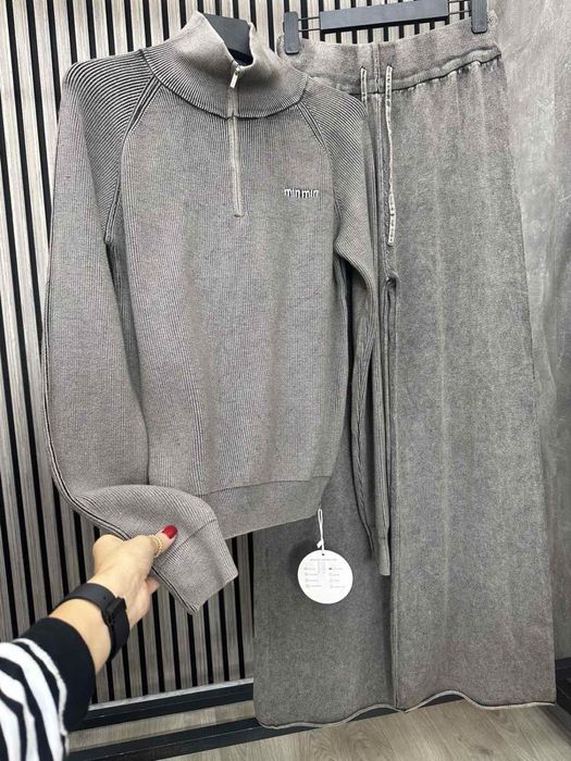 Жіночий костюм в‘язка