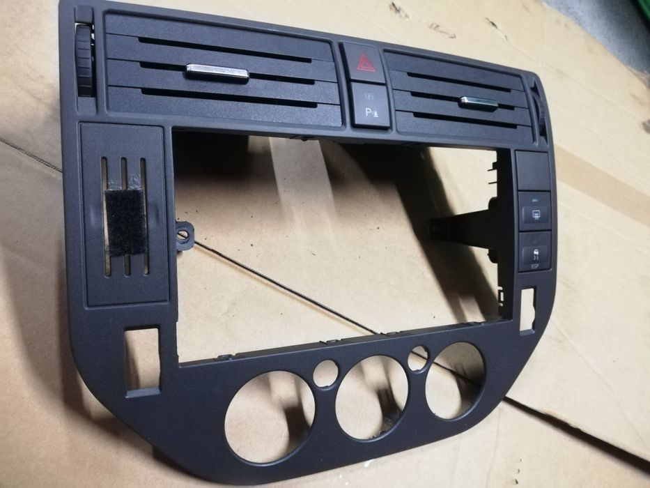 Ramka panel obudowa radia Ford C-max 03-10r Kuga 08-12r konsola