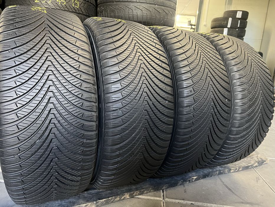 Opony wielosezonowe 245/45/R18 KUMHO Solus 4S HA32 / 2021r - 4 sztuki