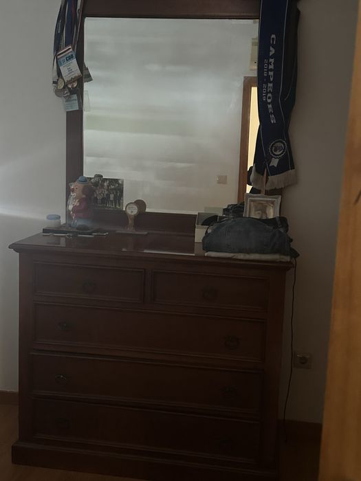 Quarto completo com cama com gavetas