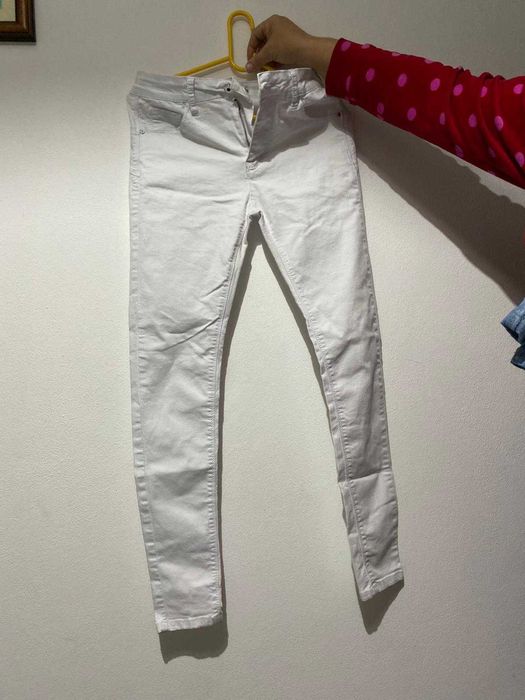 Calças skin brancas