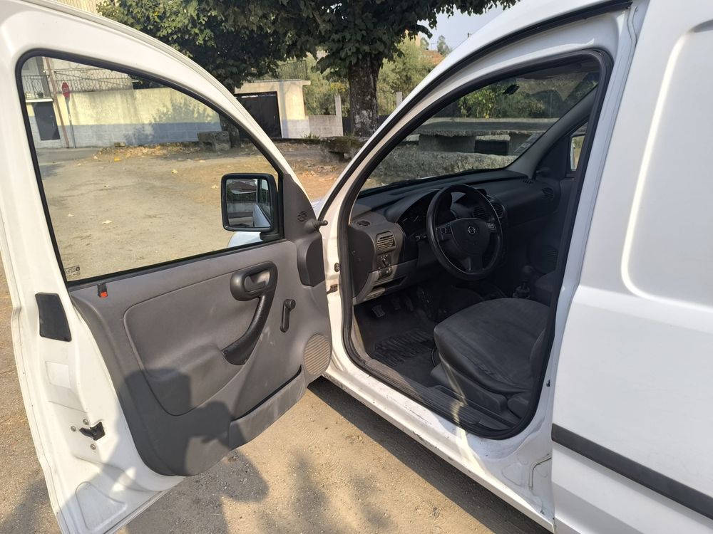 Vendo opel combo 1.3 cdti