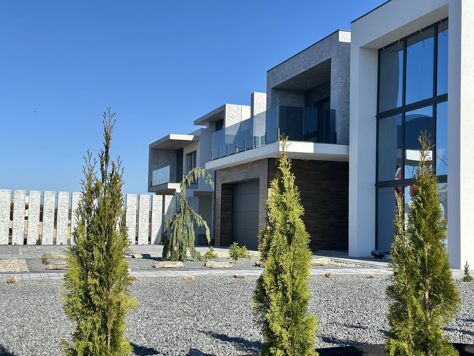 Продаж Будинку з двома гаражами! Луцьк