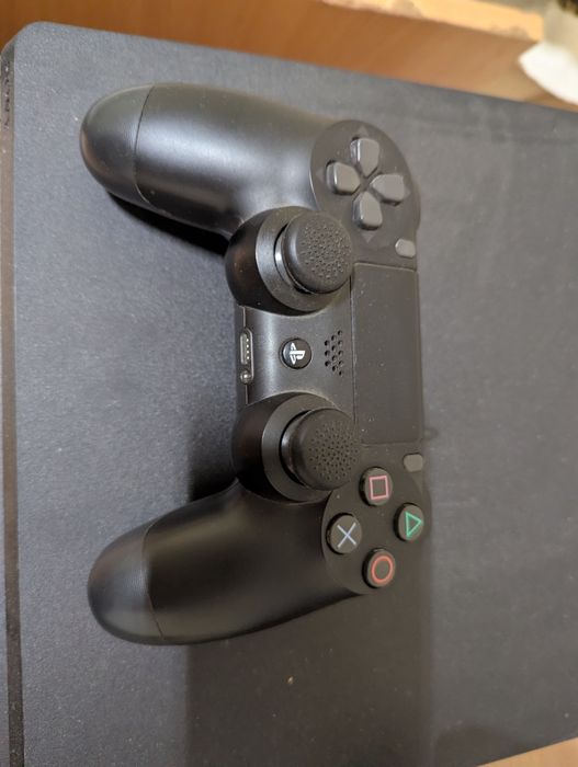 Продам PS4 Slim 1Tb