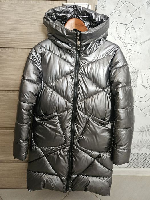 Dluga kurtka zimowa r 160 164 S srebrna