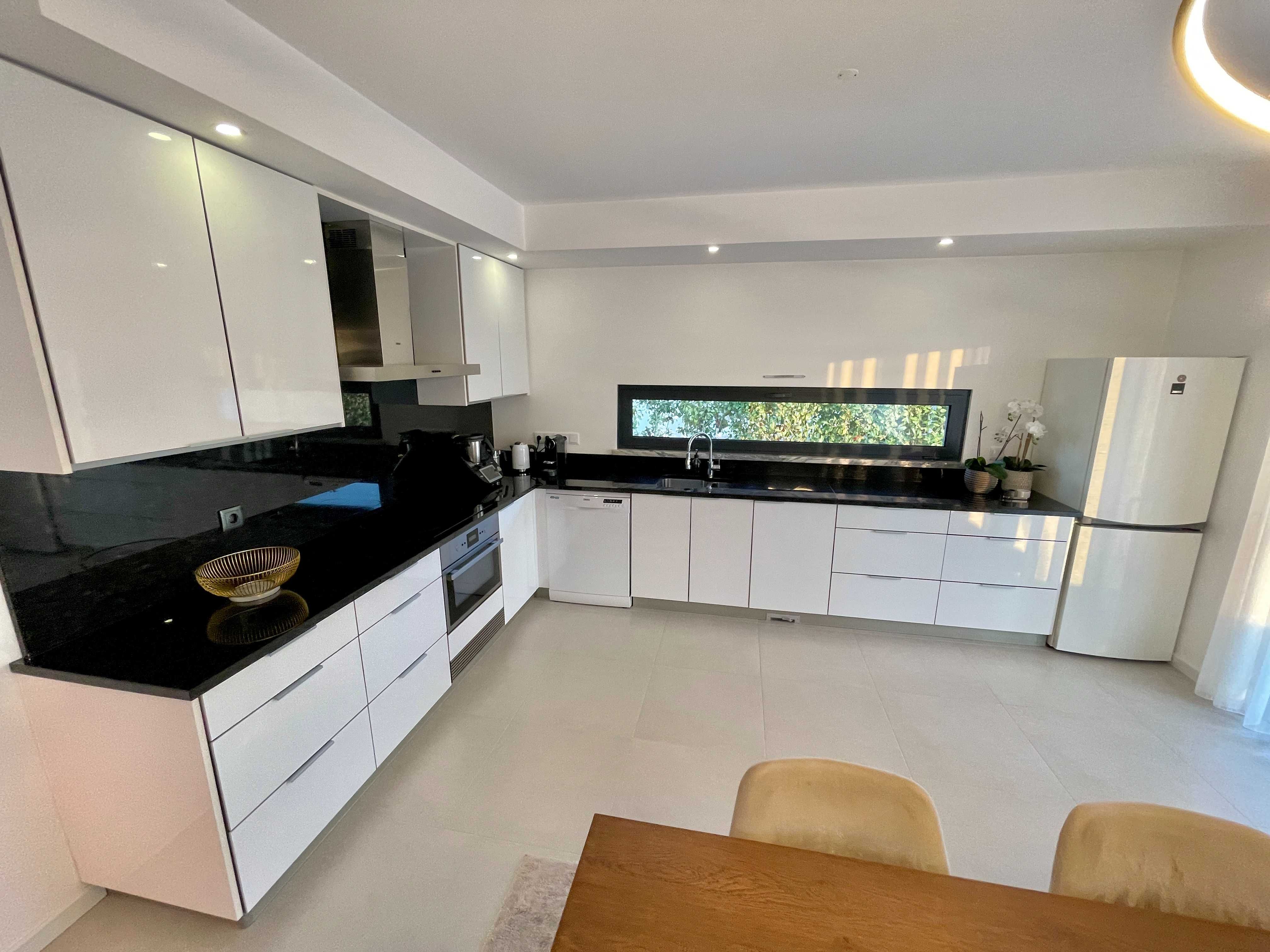 Cozinha /  Móveis de Cozinha completamente equipada de 2019