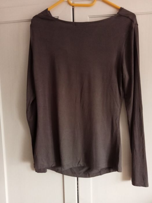 Bluzka damska z pięknie układającym się dekoltem 42/44