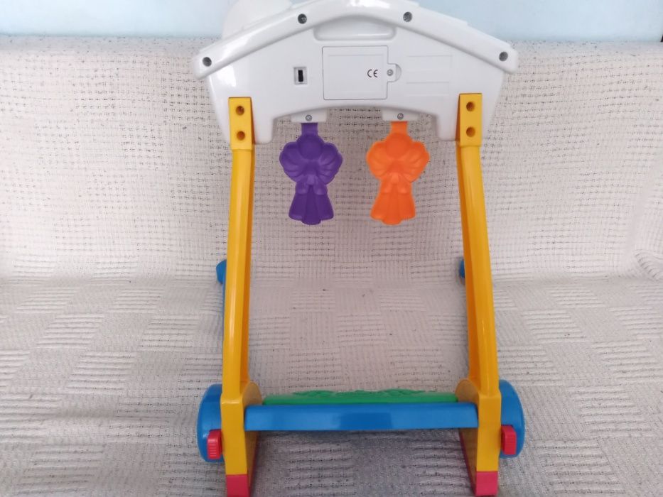 przyrząd do gimnastyki dla niemowląt Playskool