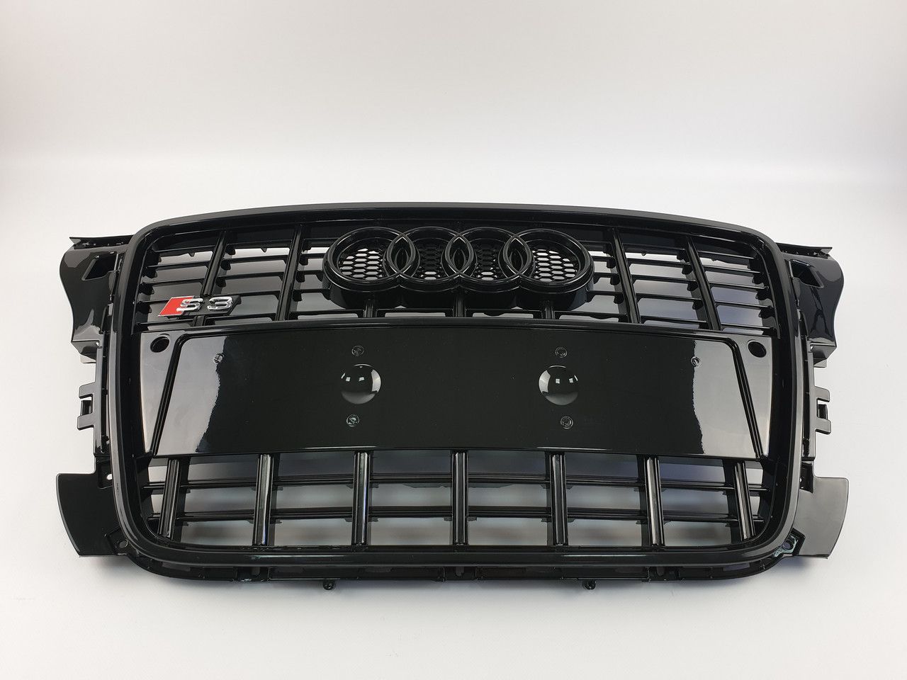 Решетка радиатора Audi A3 2008-2012 Черная (в стиле Sline)