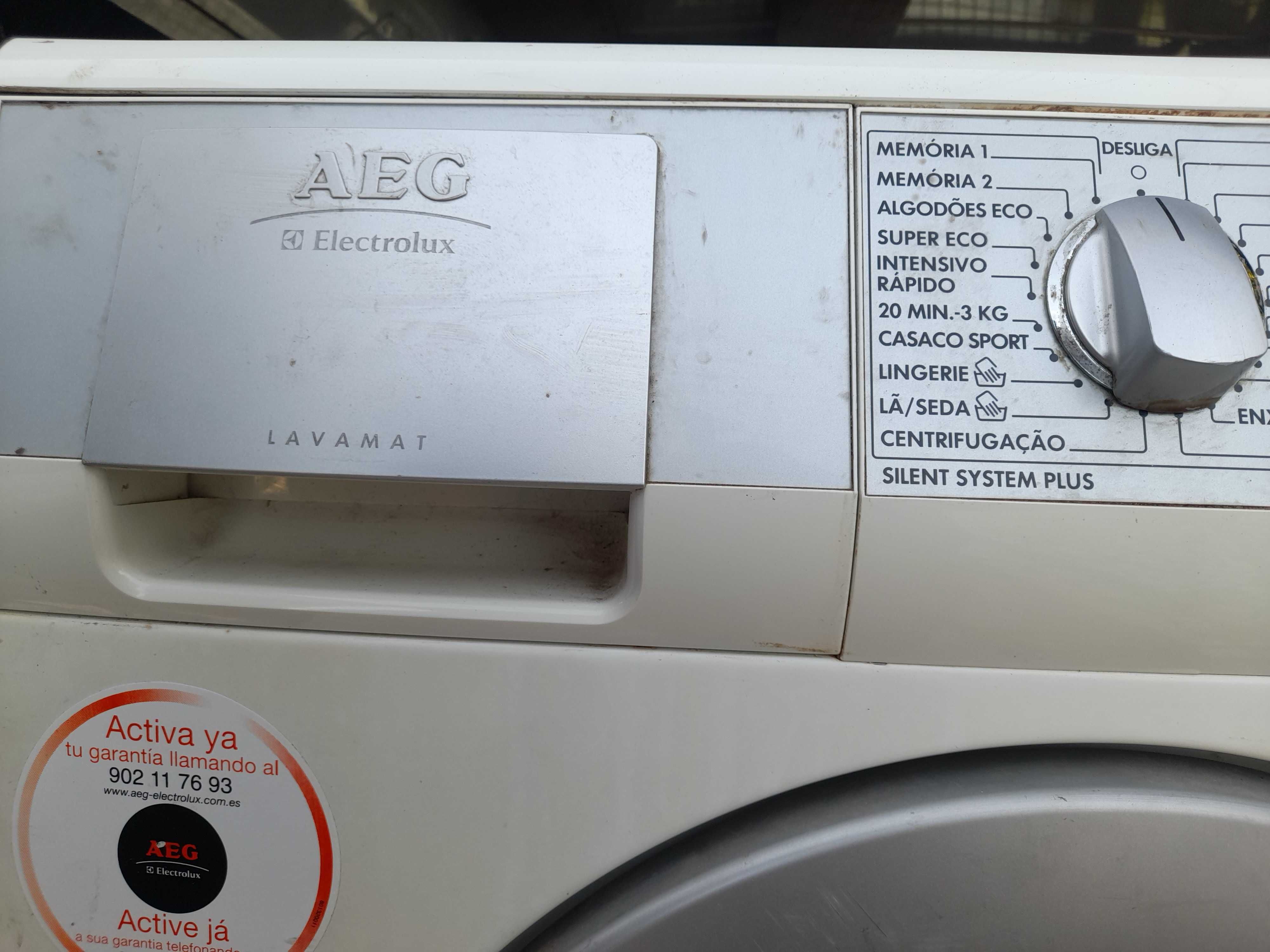 maquina de roupa AEG 8 quilos smi nova sem qualquer problema