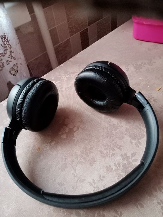 Продам навушники JBL TUNE 520
