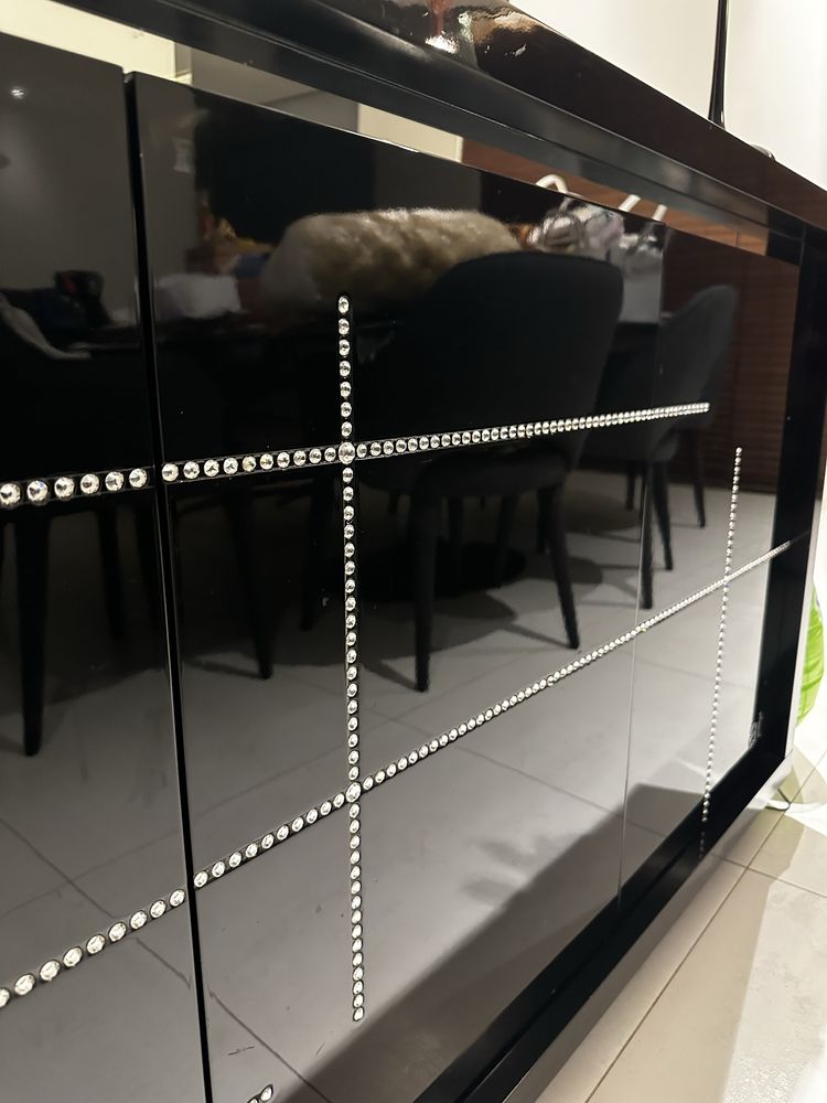 Movel Aparador lacado preto com brilhantes