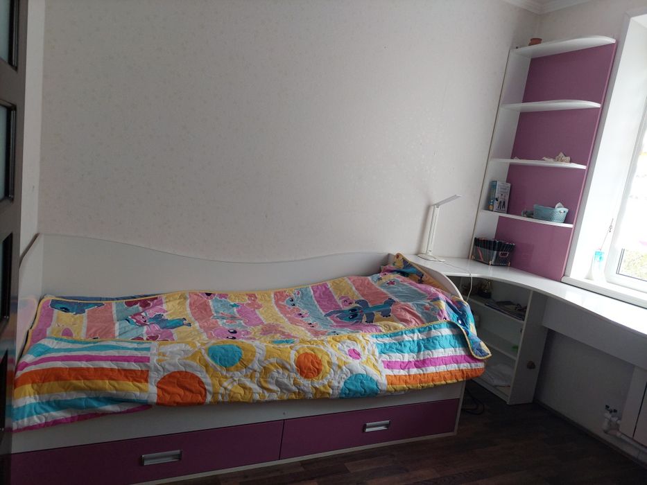 Дитячі меблі для дівчинки