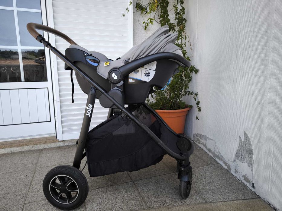 Conjunto Joie: Carrinho Versatrax + Ovo i-Snug