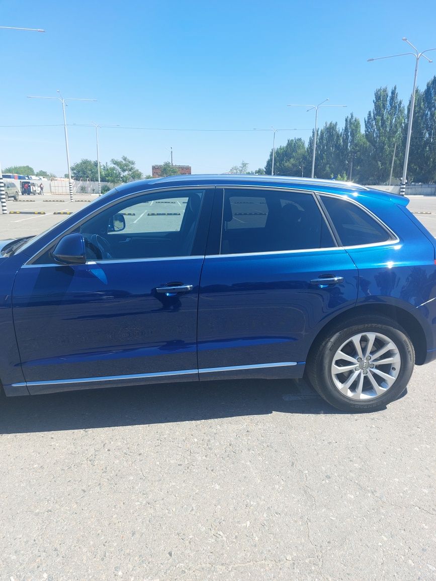 Продам автомобіль Audi Q5 Premium Plus 2.0 T