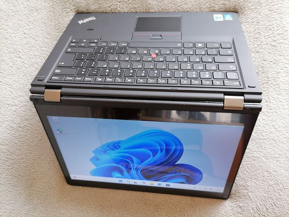 Lenovo do gier P40 Yoga 2W1 I7-6500U 8GB 500GB 360° Win 11
