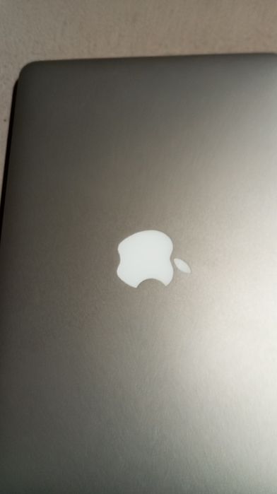 Продам МакБук аир