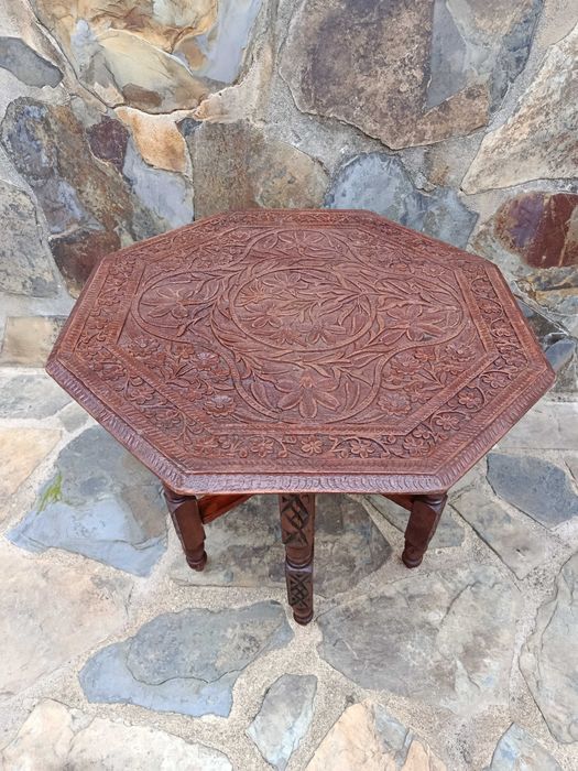 Mesa Anglo-indiana Antiga Madeira exótica 54 cm