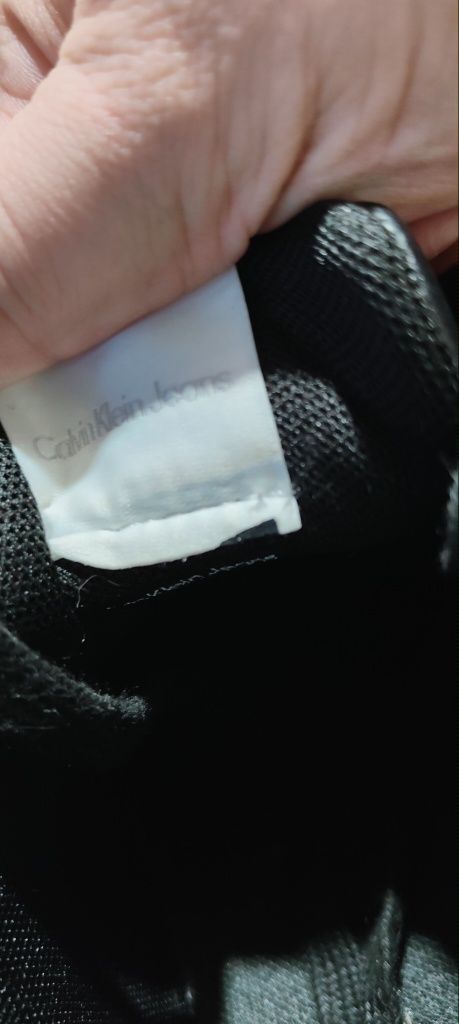 Sneakersy CK z brokatowymi elementami  39