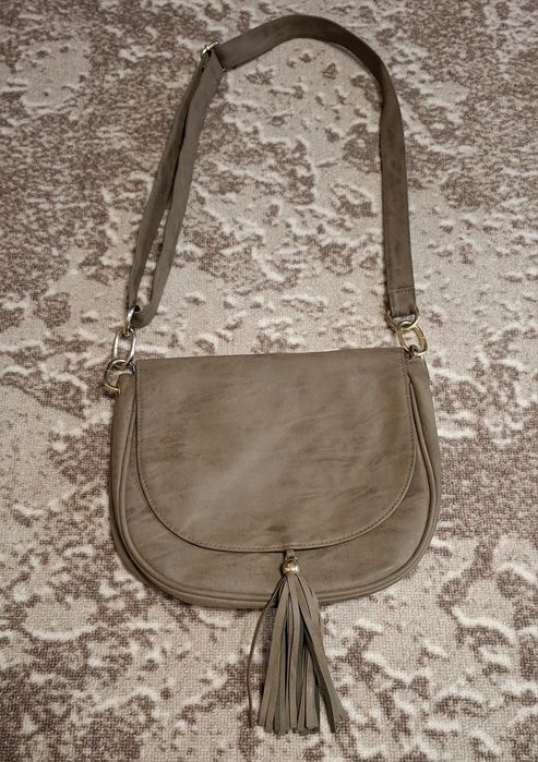 Женская сумка в хорошем состоянии