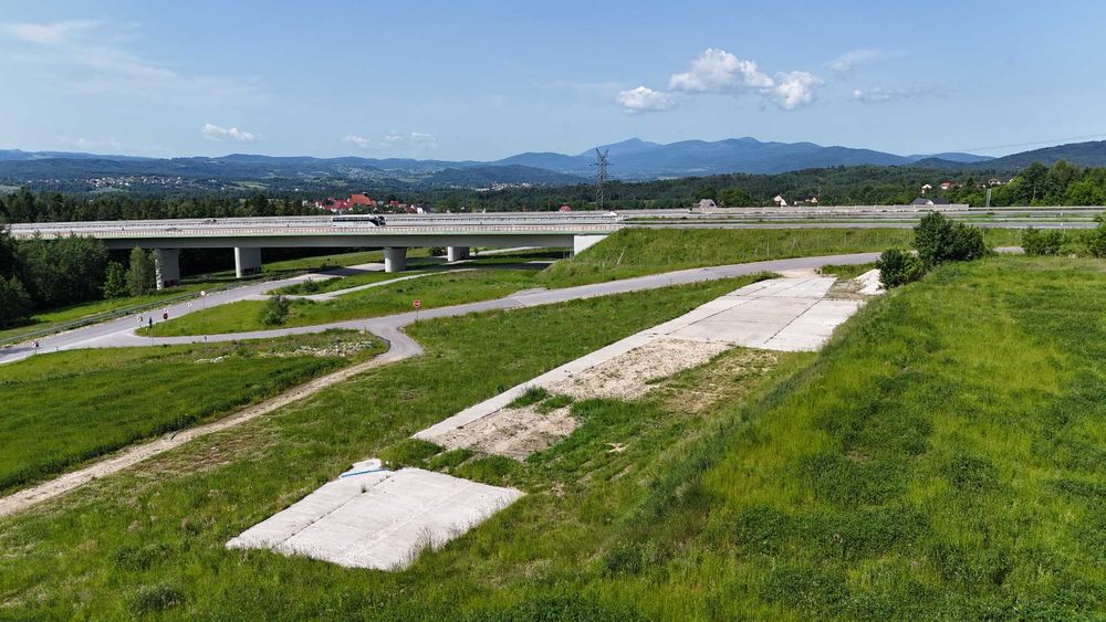 Działka przy trasie S7