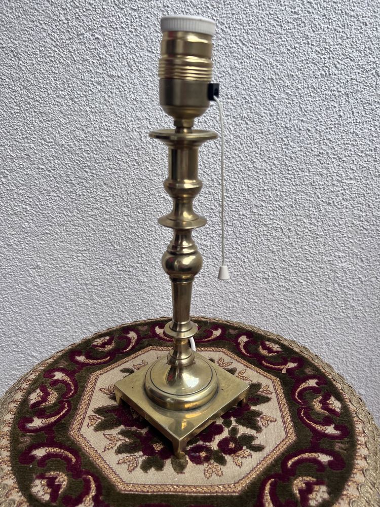 Mosiężna lampka ciężka