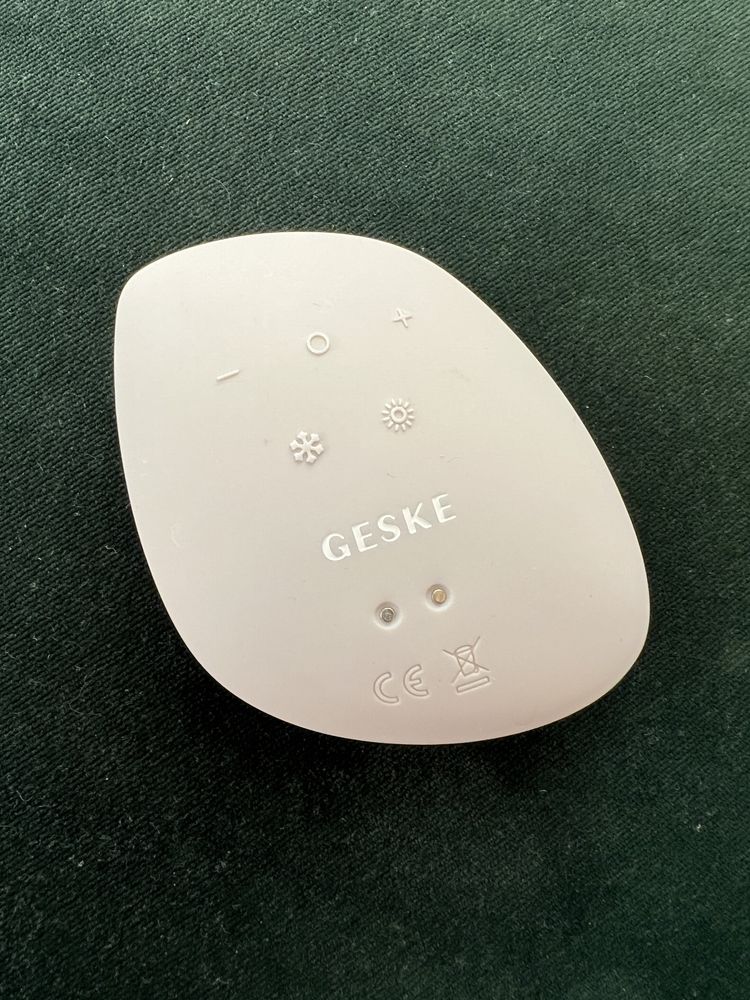Geske masażer soniczny 9 w 1 cieplo-zimno do wtlaczania maseczek z LED