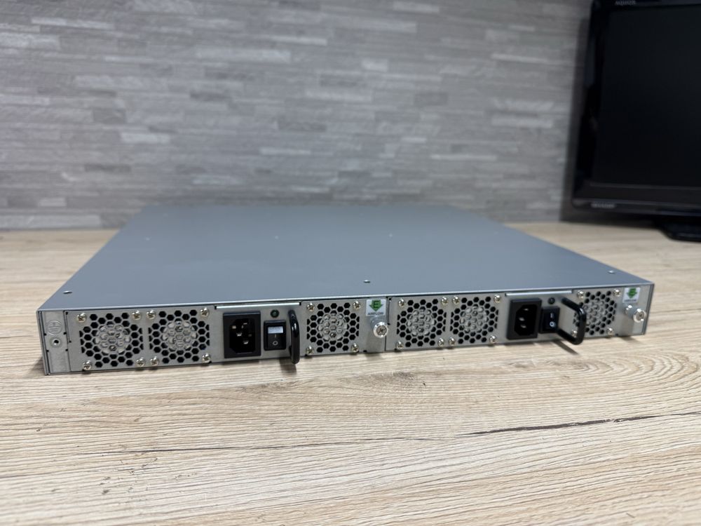 Brocade VDX 6740-64-F високопродуктивний комутатор рівня Layer 2/3