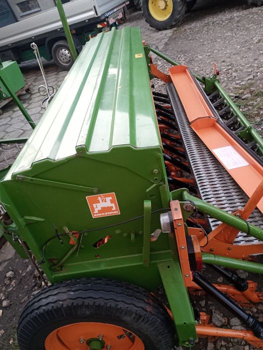 Amazone d8 siewnik zbożowy 3m 25 redlic hydraulika