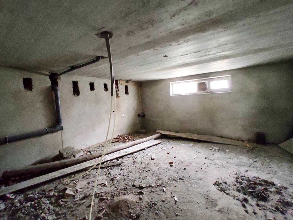 Продається 2-поверховий будинок