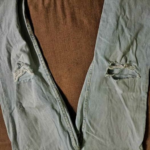 Jeansowe spodnie chłopięce rozmiar 164 Zara z dziurami