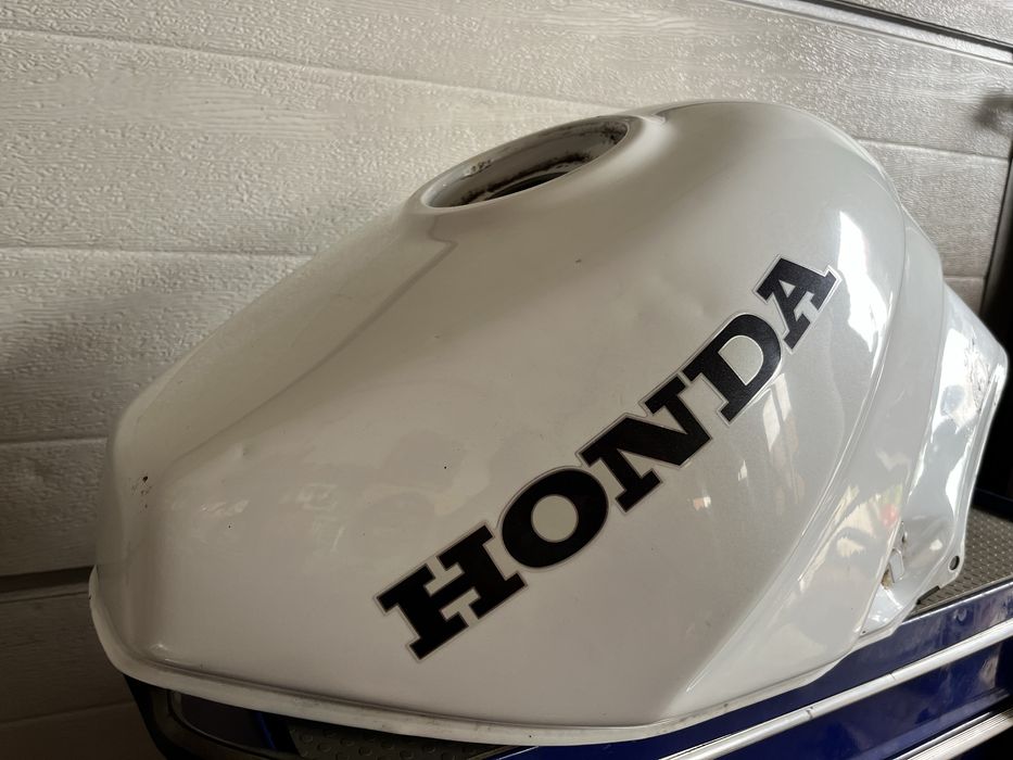 Zbiornik paliwa bak honda VFR 750 F RC 36
