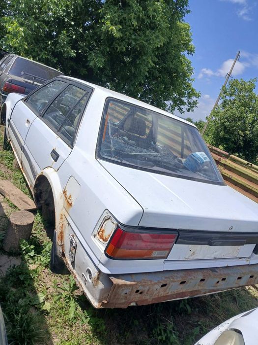 Крило Nissan Bluebird u11,t12,t72