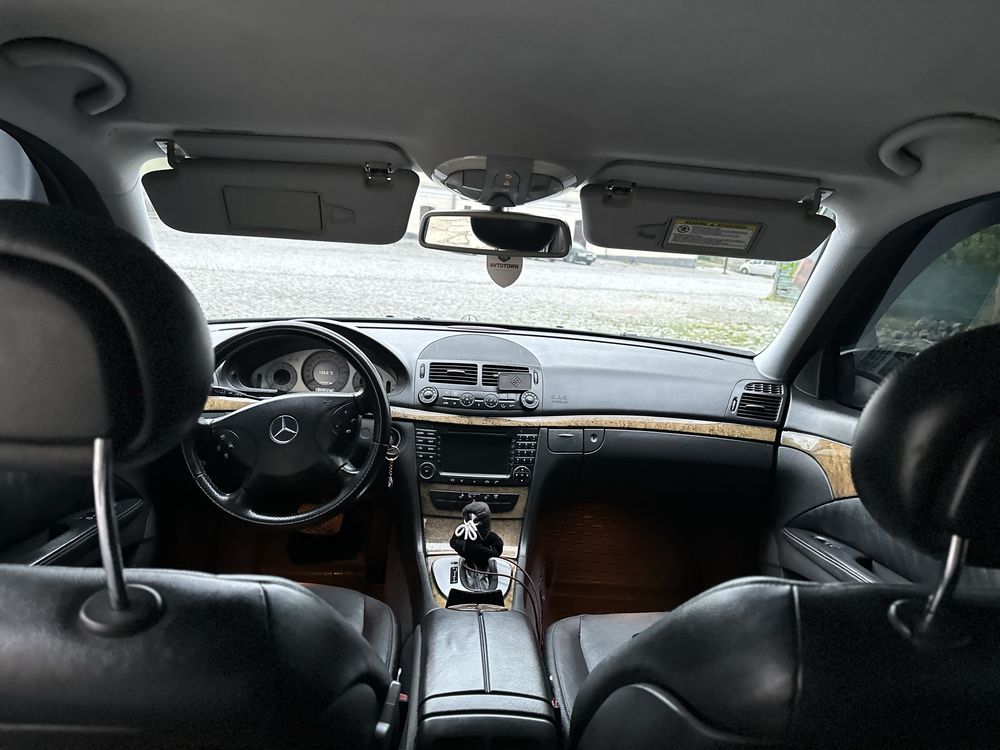 Mercedes Benz w211 e280