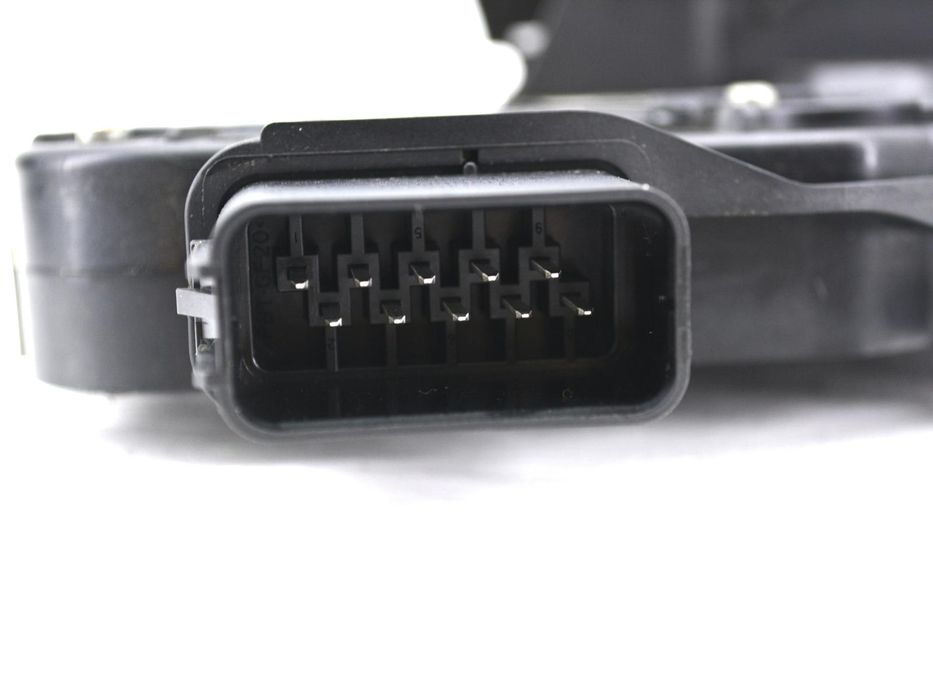 Замок дверей передній правий VOLVO XC60 2008-2013 30799301