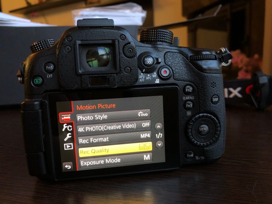 Камера Panasonic Lumix DMC-GH4A з обєктивом 12-35 mm f 1:2.8