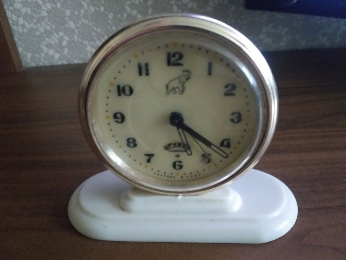 Часы будильник Дружба СССР