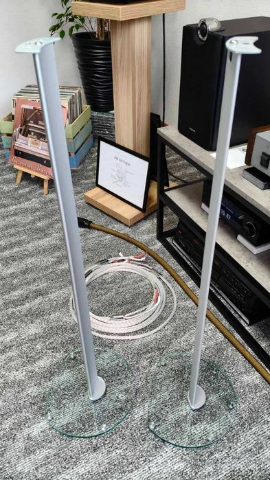 Стійки під акустику оригінального дизайну (одна пара)