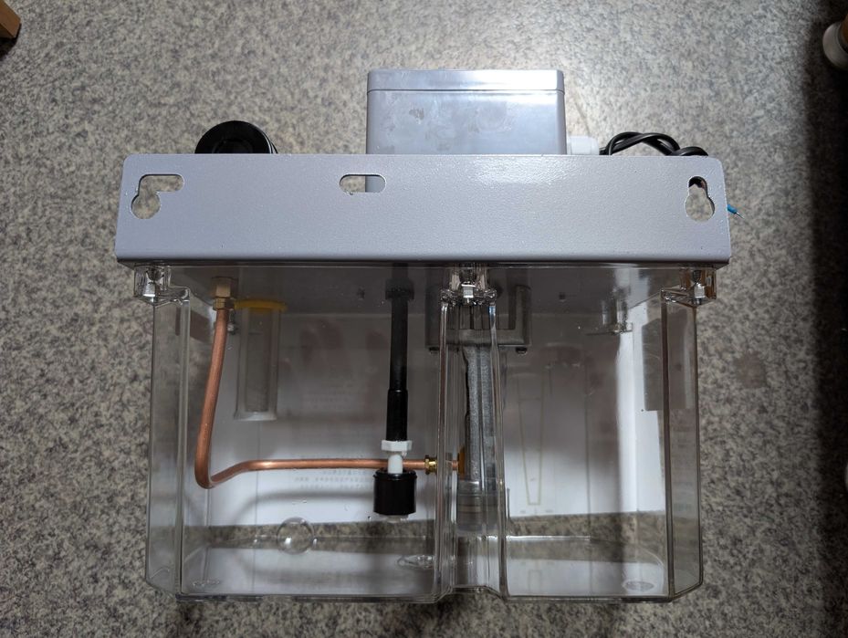 Автоматична змащувальна станція 4л. Автоматична система подачі мастила