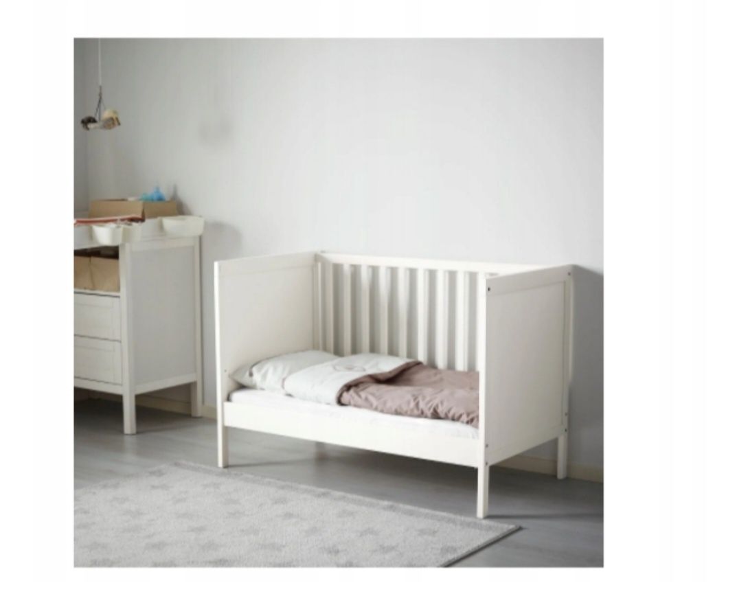 Ikea.Zestaw łóżeczko, komoda z przewijakiem.mocne,solidne ..