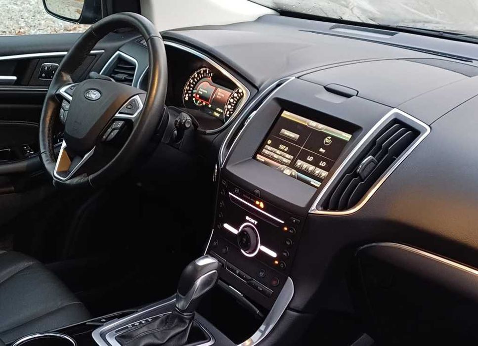 Ford Edge Titanium